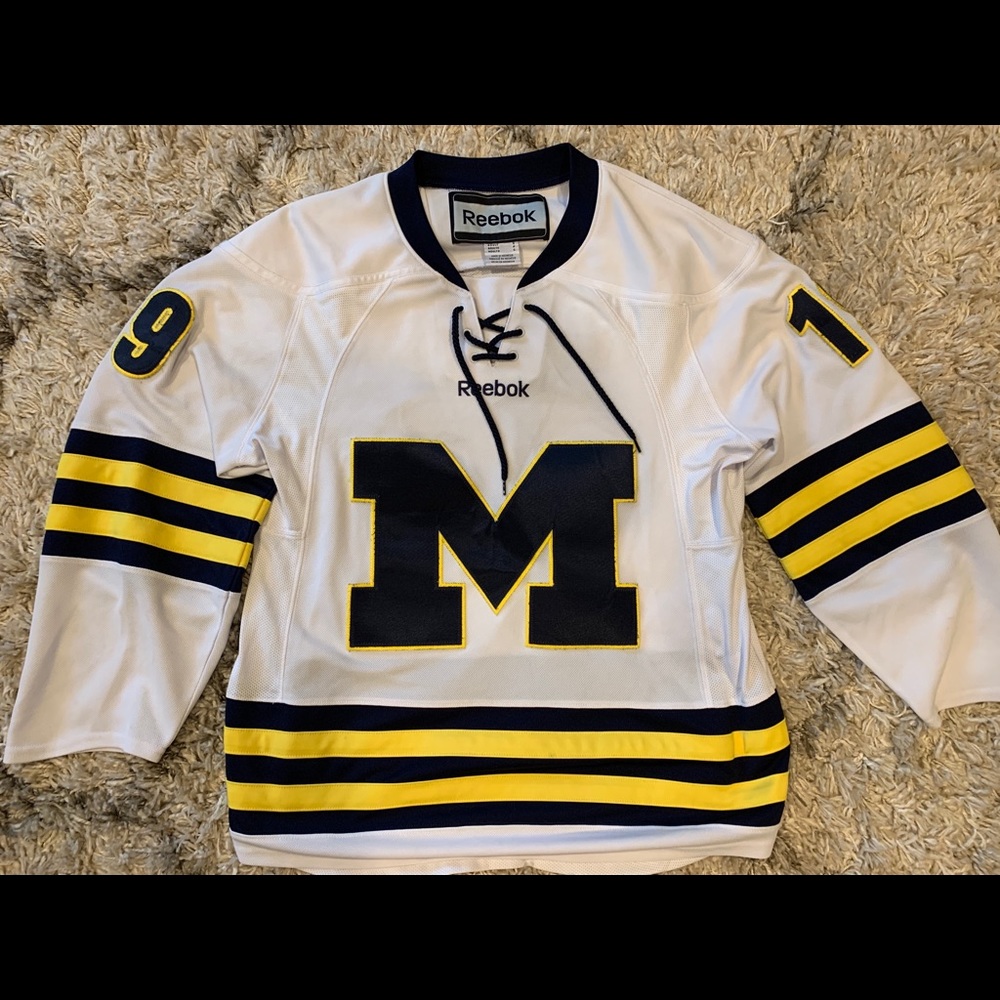 U-Michigan Wolverines Dylan Larkin Hockey Jersey